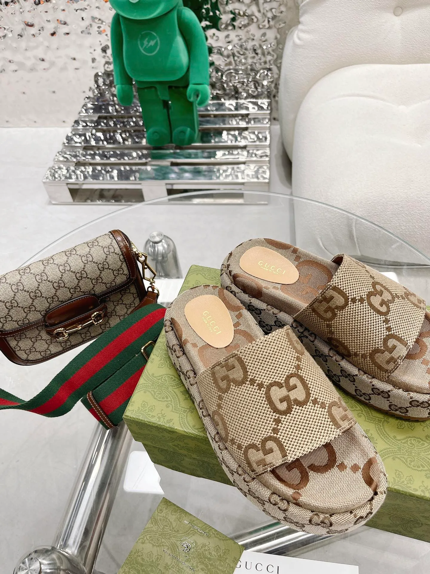 👟👟Ex-factory price 360👟👟 Women's Shoe Factory Spring and Summer Super Double GG Series High Water Platform Sandals😻😻 This sandal is made of classic GG canvas, with a wide strap and a rubber sole shape to create an excellent shoe design. The GG logo began to be used in the 1970s and evolved from the Gucci diamond diamond pattern design that originally originated in the 1930s. Since its introduction, it has become an iconic traditional Gucci element. Fabric: Classic super large GG embroidered jacquard canvas. Lining: Water-dyed cowhide lining. Size: 35-47. Packaging: Full set of green original high-end packaging. Heel height: 12cm at the heel. 7cm at the forefoot. ●Outsole: original molded imported rubber combination sole. ●Created in Italy. Authentic development! The material and craftsmanship are consistent with the original version!